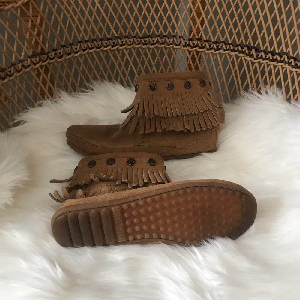 Minnetonka short brown double fringe booties - Picture 4 of 6
